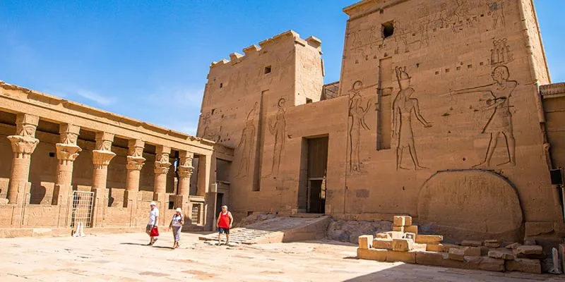 Tour a la Alta Presa, Obelisco y Filae